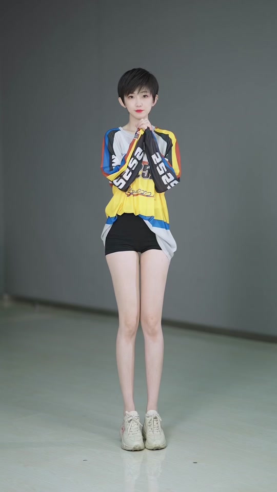 空哥长腿特效前后对比 - 抖音