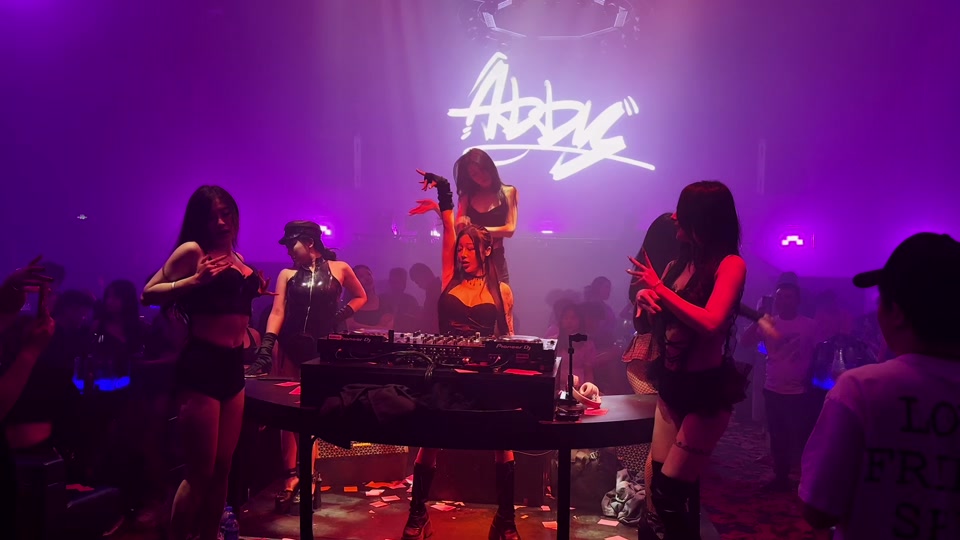 成都酒吧 #dj小姐姐 #五一去哪嗨 #成都赫本简奥斯汀酒吧