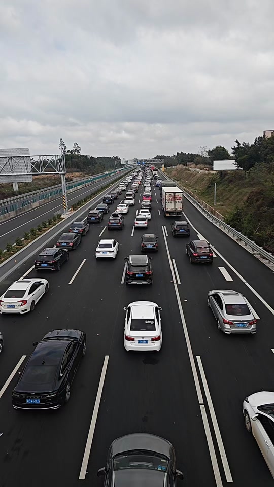 沈海高速实时堵车路况#广东高速迎来返程高峰 #高速返程高峰到来