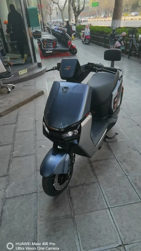 雅迪t60电池和电摩一样大小吗 - 抖音