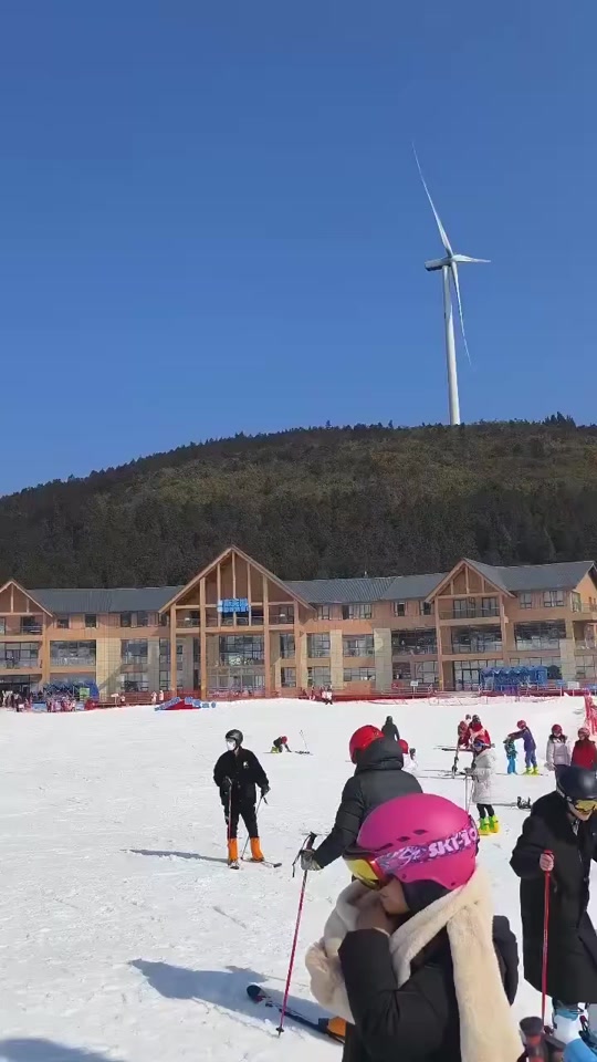 广大游客朋友,滑雪爱好者:                    南天湖国际滑雪场春节