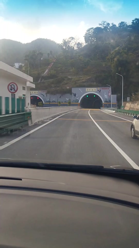 南涧至昌宁高速公路通车了吗