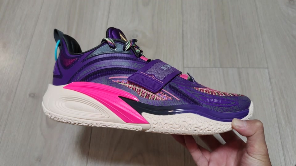 安踏击剑鞋一代和二代有什么区别 - 抖音