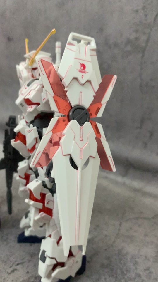 高达独角兽觉醒模式水贴教程 - 抖音