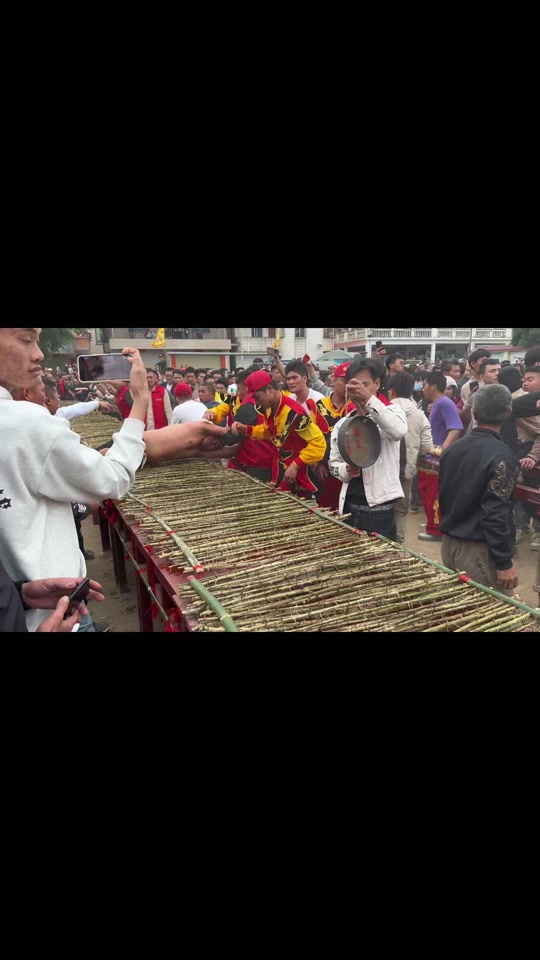 徐闻游神穿令箭全过程 - 抖音