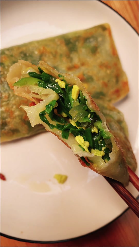 小七的房车生活:上班不爱起早做饭,可以囤点韭菜盒子,不需解冻,几分钟