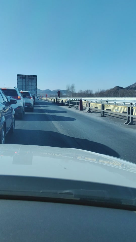 昨天京哈高速出现什么情况