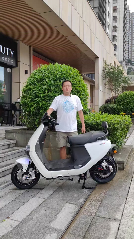 自由行红鹰电动车配置 - 抖音