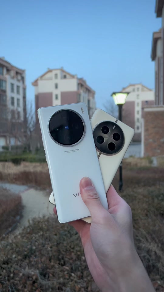 真我是懂做手机的,让千元机也用上了潜望镜长焦#真我12pro #vivox100