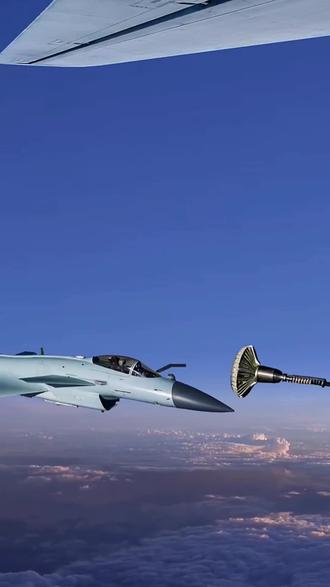 国之重器,这个姿势帅吗?不比樱花好看吗?#空中加油#视觉震撼# - 抖音