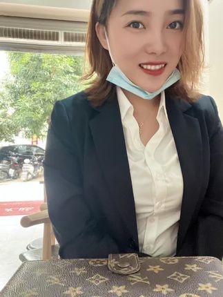 小姐姐聊天高情商,小姐姐聊天高情商:轻松掌握沟通技巧,展现女性魅力