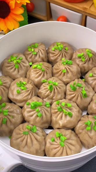 统一老坛酸菜牛肉面多少一包 3afe958a15604f30a94165eb40132d8c~tplv-dy-resize-origshort-autoq-75:330.jpeg?x-expires=1994990400&x-signature=stWEcQF8aOdBqpUTwV%2F4Kui4zGY%3D&from=3213915784&s=PackSourceEnum_AWEME_DETAIL&se=false&sc=cover&biz_tag=pcweb_cover&l=021679633346590fdbddc02002305224542112f400000305aee9c