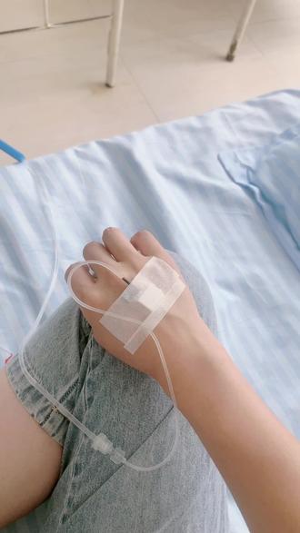 什么是孤独那是一瓶250ml的吊瓶水一共是3869滴医院