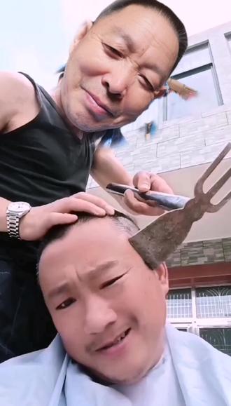 如此的理发换头像搞笑调整位置大小即可