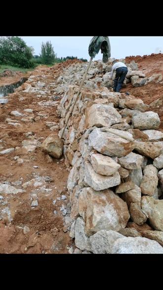 石头片石挡土墙工程_广西南宁施工队在抖音记录美好生活20211022 - 抖