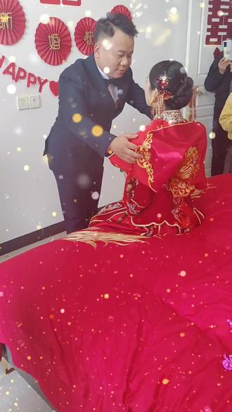 闪闪惹人婚小说 7db2d7e42df0498aade1d23d98202f13_1667443591~tplv-dy-resize-origshort-autoq-75:330.jpeg?x-expires=1985180400&x-signature=v%2BYuLuAhEaP%2FMHshCSfSt4stt2s%3D&from=3213915784&s=PackSourceEnum_AWEME_DETAIL&se=false&sc=cover&biz_tag=pcweb_cover&l=021669823051455fdbddc0100ff2f010a706ea3000000746dc14b