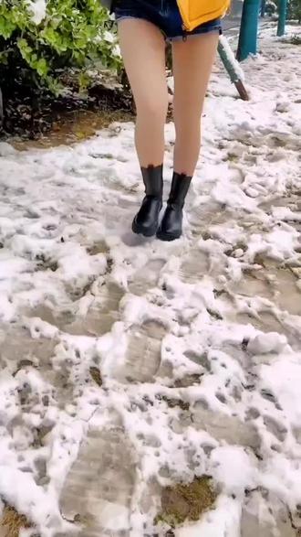 厨房墙壁置物架爆款榜第一名 7fbc83a54d4d45ae85aa3c728dd14e6d~tplv-dy-resize-origshort-autoq-75:330.jpeg?x-expires=1986303600&x-signature=UGt4uYJlDNYsHMEeYtg%2FZuipMPY%3D&from=3213915784&s=PackSourceEnum_AWEME_DETAIL&se=false&sc=cover&biz_tag=pcweb_cover&l=202212132340370101502181351238DC87