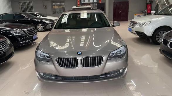 13年宝马530到店